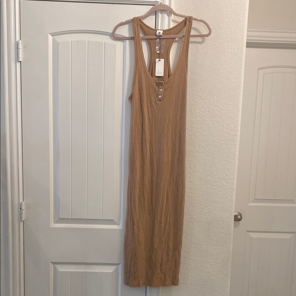 NWT Flawless, from VICI Sleeveless Razorback Tan Midi Dress, Sz L